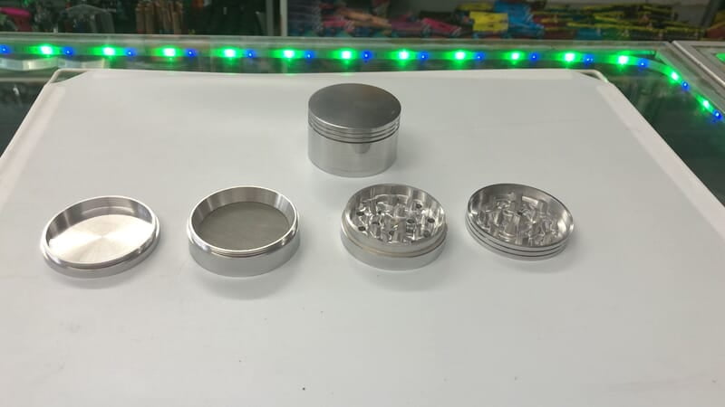 Grinder 4 Pcs Metal