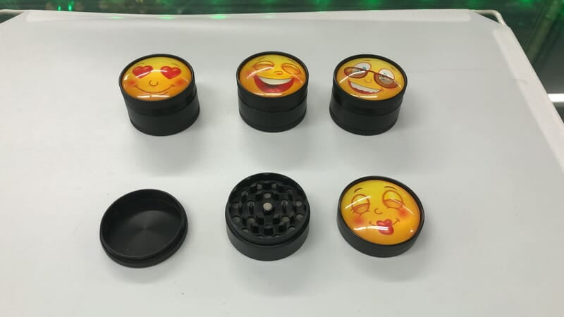 Grinder Large 3 Pcs Emojis